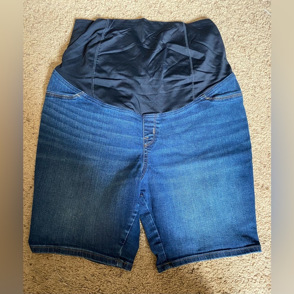 Ingrid & Isabel Maternity Bermuda Jean Shorts 12/31